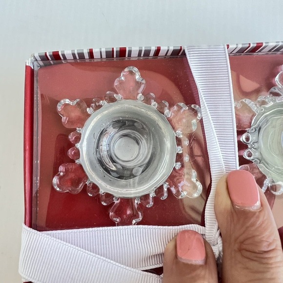 Williams Sonoma Crystal Snowflake Taper Candle Holders Set of 4 NEW - Picture 4 of 6